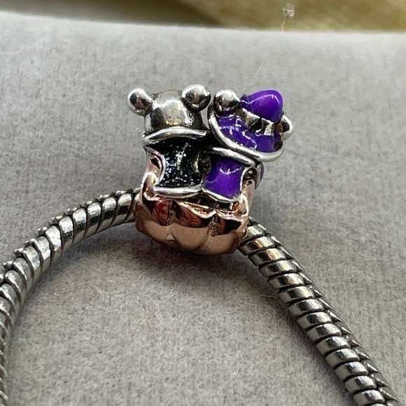 Pandora Disney Mickey Mouse & Minnie Mouse Halloween Pumpkin Charm - Picture 4 of 5